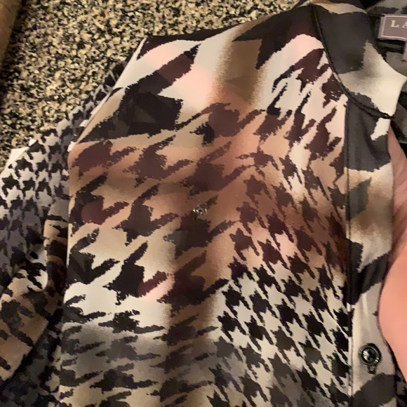 Unique houndstooth pattern blouse - Picture 4 of 4